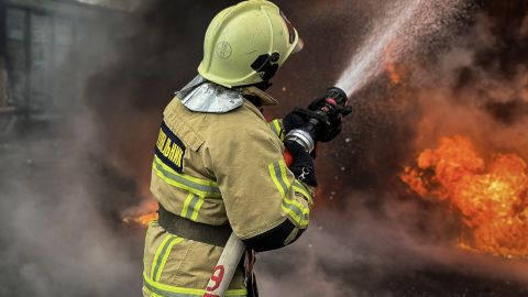 Трагедія у Богодухові: російський дрон убив 10-річного хлопчика та його матір у їхньому домі